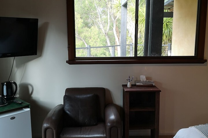 Room 9 of 127