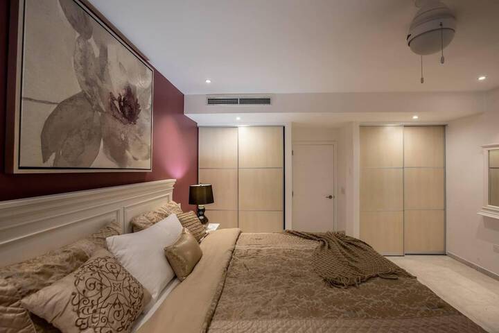 Room 2 of 17