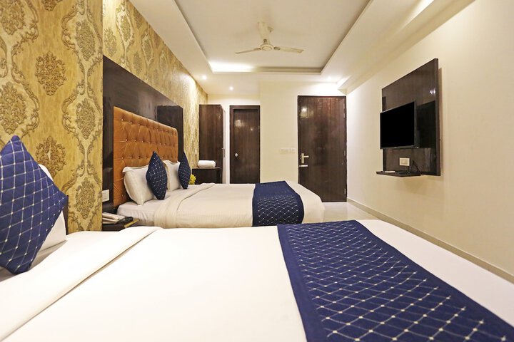 Room 32 of 84
