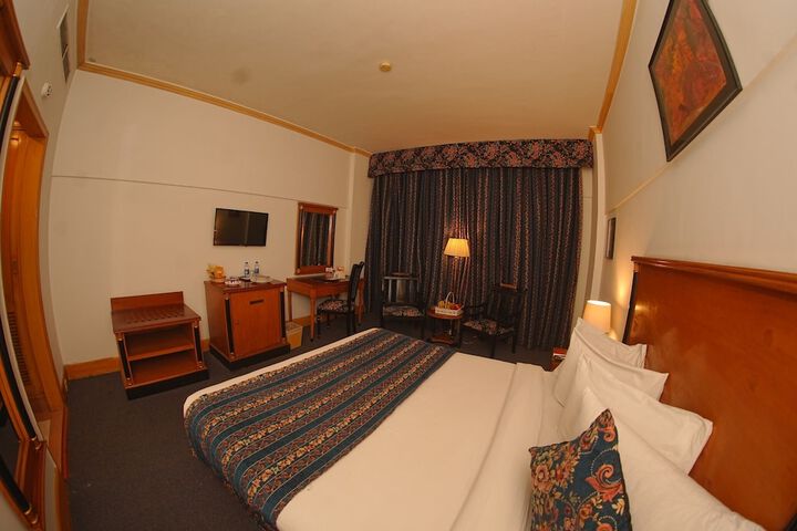 Room 20 of 32
