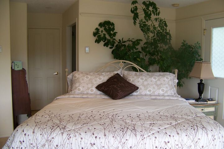 Room 2 of 48