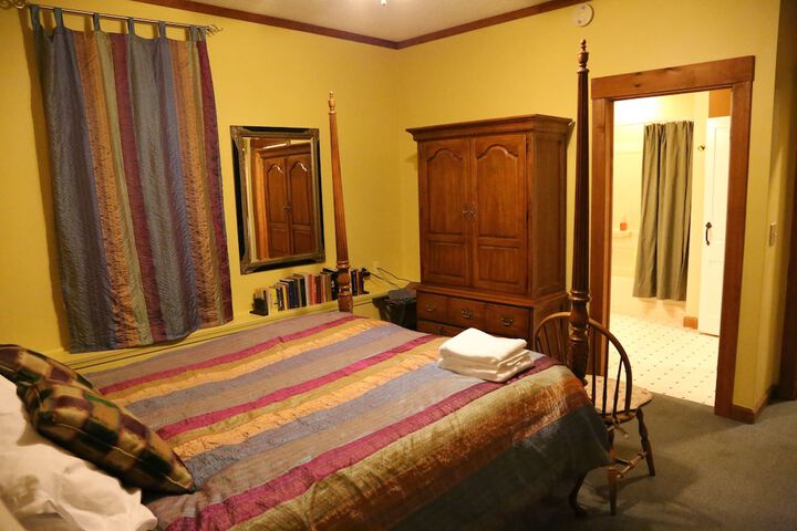 Room 82 of 165