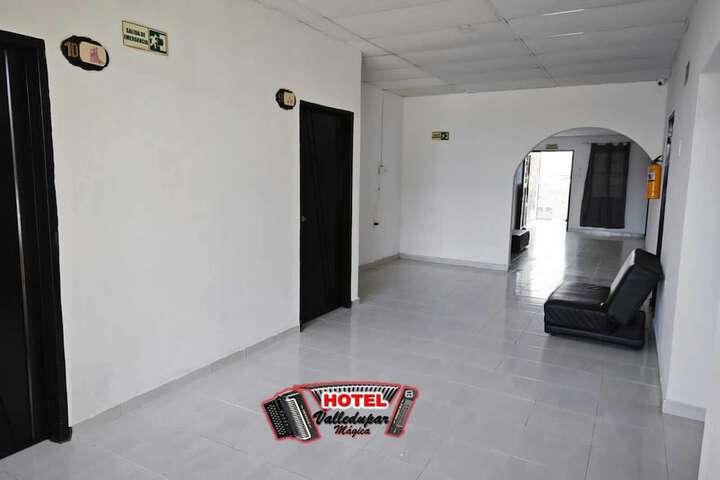 Room 16 of 32
