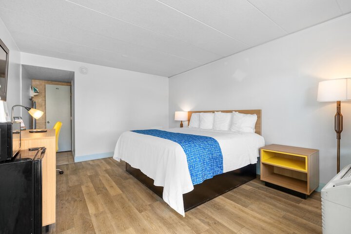 Room 18 of 32