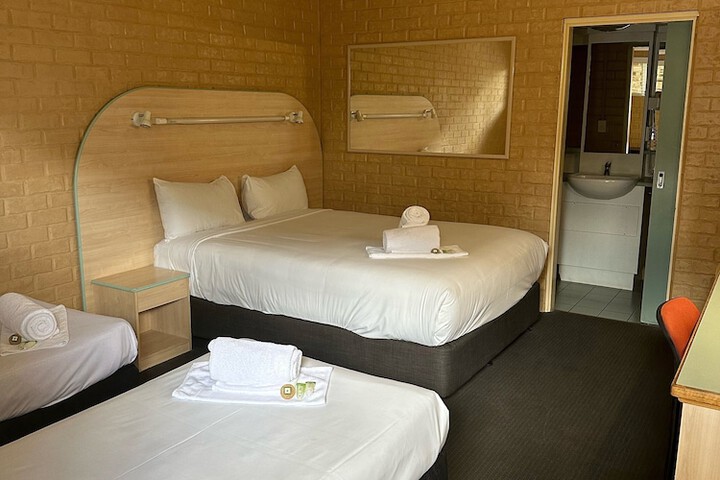Room 3 of 9
