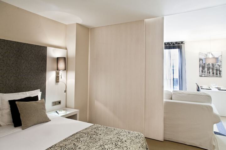Room 8 of 32