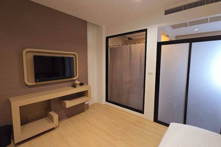 Room 9 of 41
