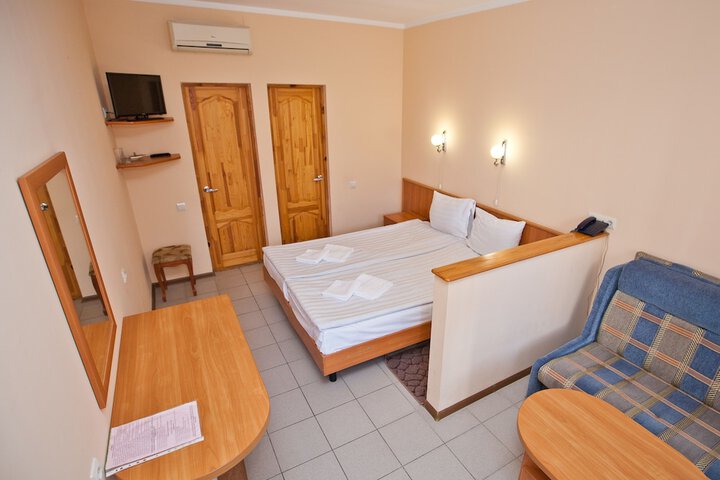 Room 7 of 26