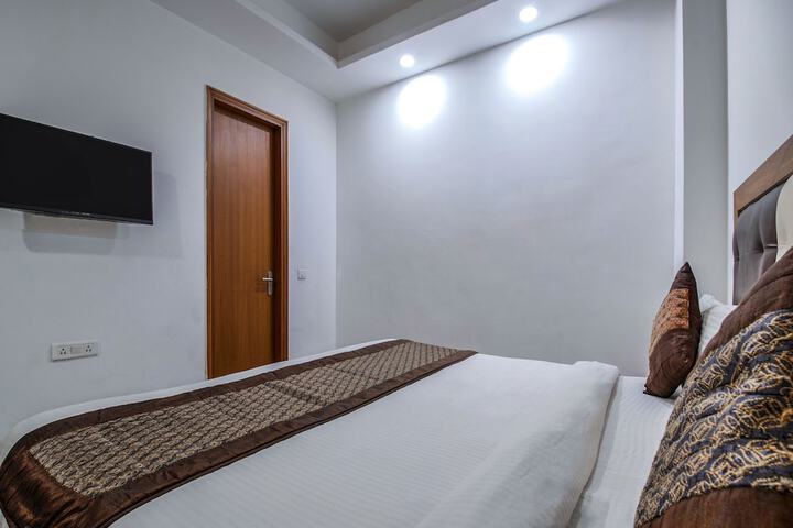 Room 9 of 23