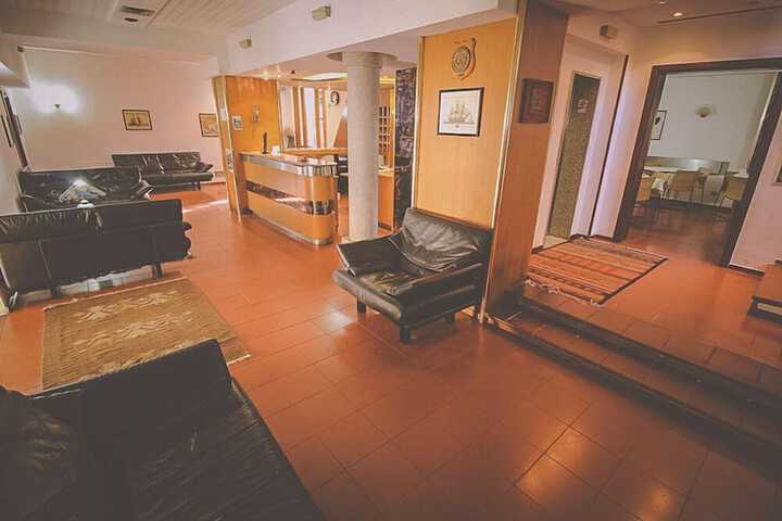 Guest Lobby