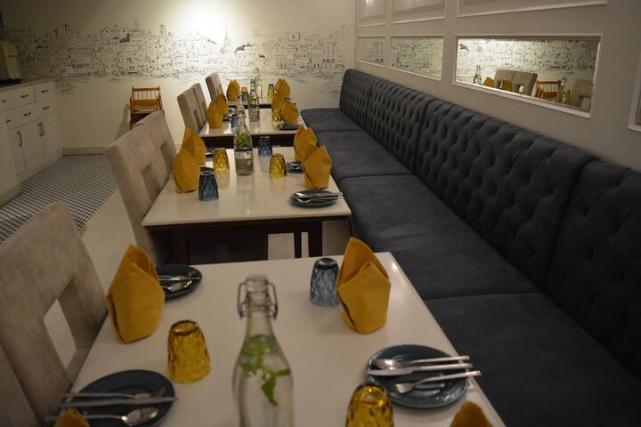 Breakfast area