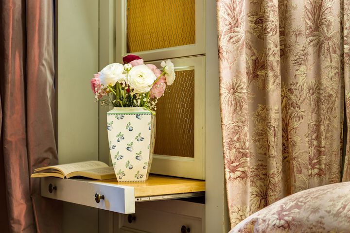Room 8 of 27