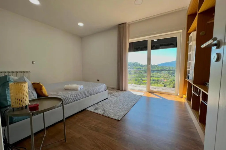 Room 3 of 16