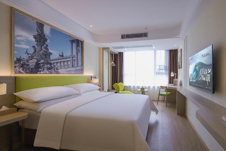 Room 28 of 48