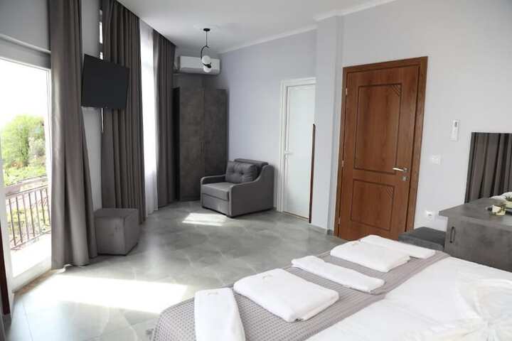 Room 7 of 36