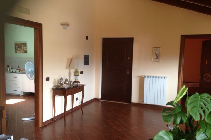 Room 4 of 17