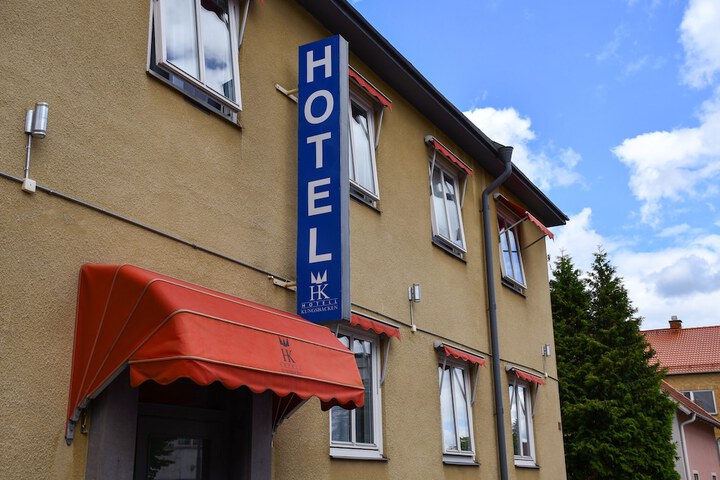 Hotel Exterior 37 of 37