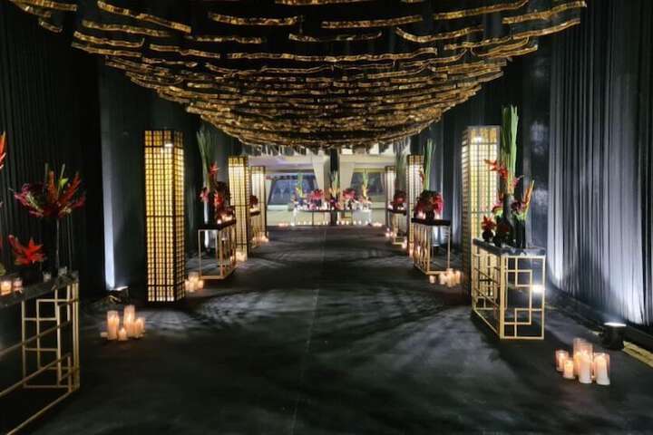 Ballroom/Hall 16 of 19
