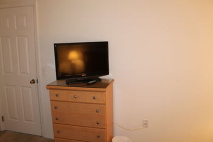 Room 6 of 14