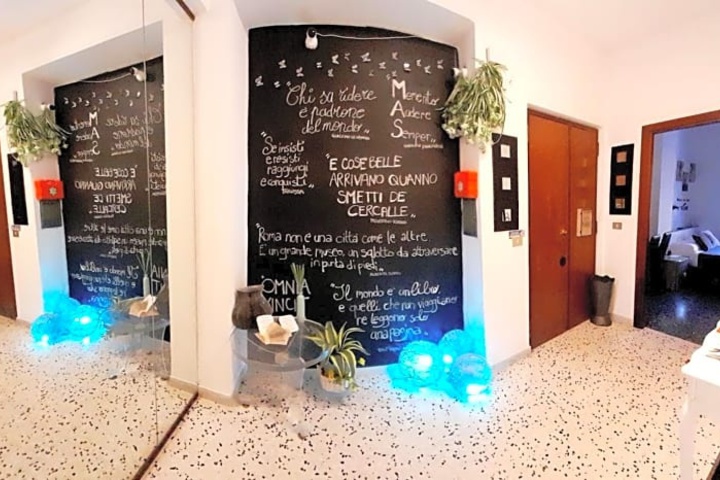 Room 4 of 5