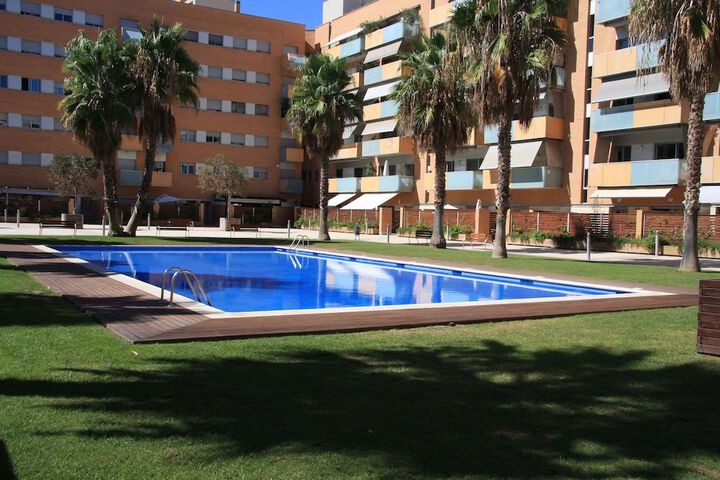 Pool 24 of 28