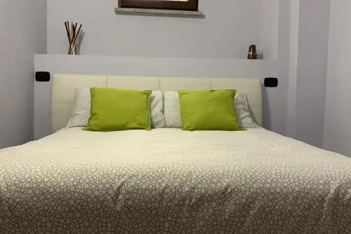 Room 4 of 16