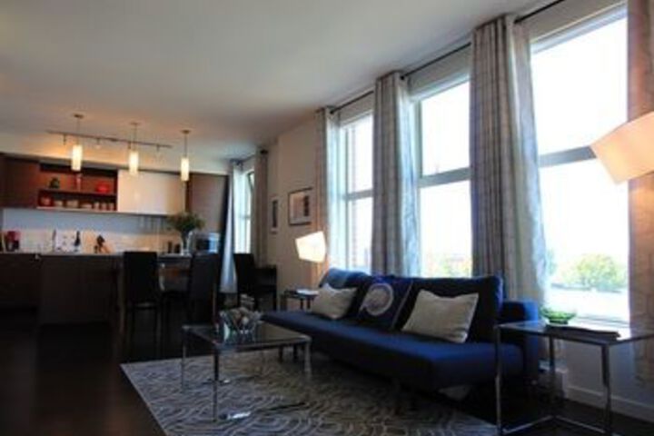Room 9 of 11