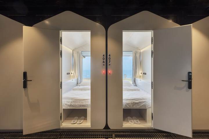 Room 14 of 25