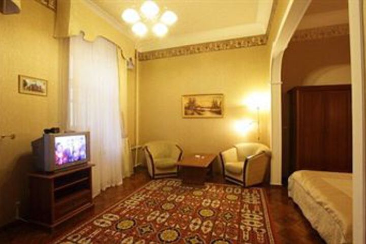 Room 13 of 24