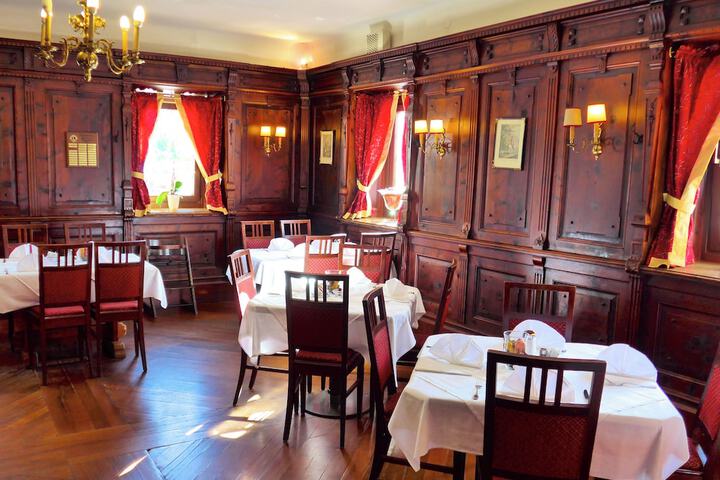 Dining 50 of 68