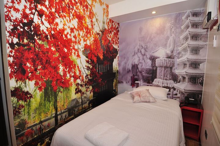 Room 4 of 37