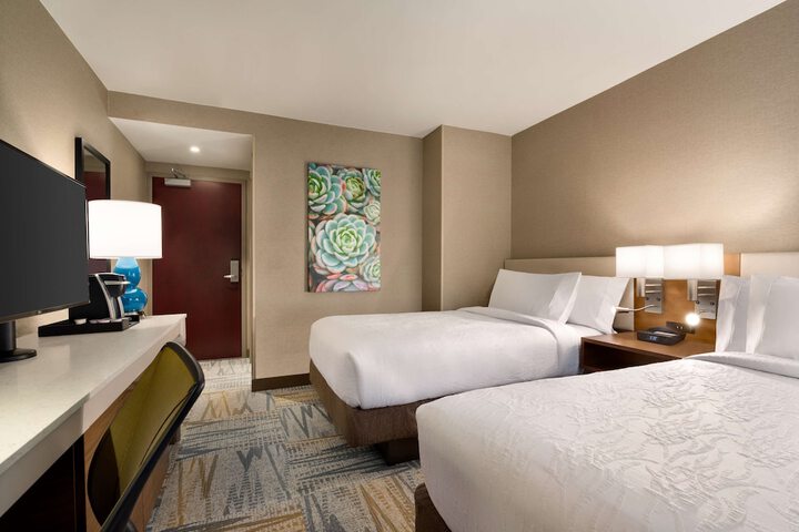 Double Accessible King Size Bed (7 of 9)