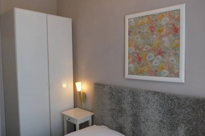 Room 27 of 50