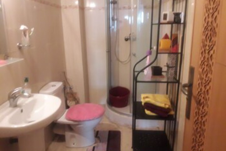 Room 4 of 12