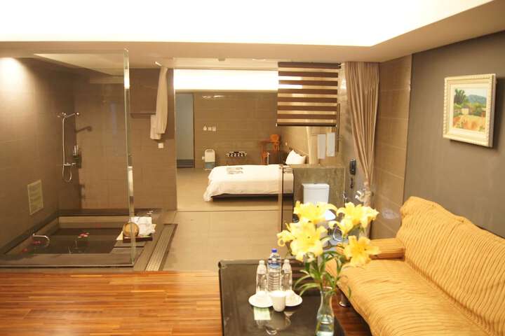 Room 10 of 58