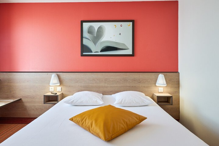 Room 4 of 38