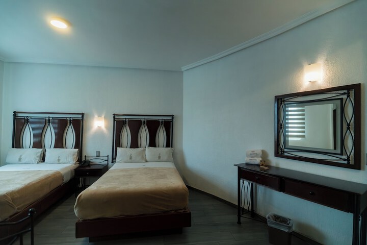 Room 31 of 102