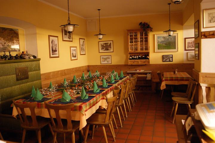 Dining 13 of 31