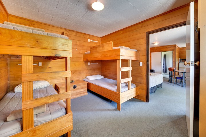 Room 16 of 59