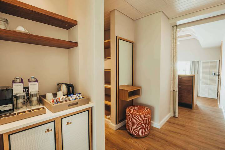 Room 27 of 138