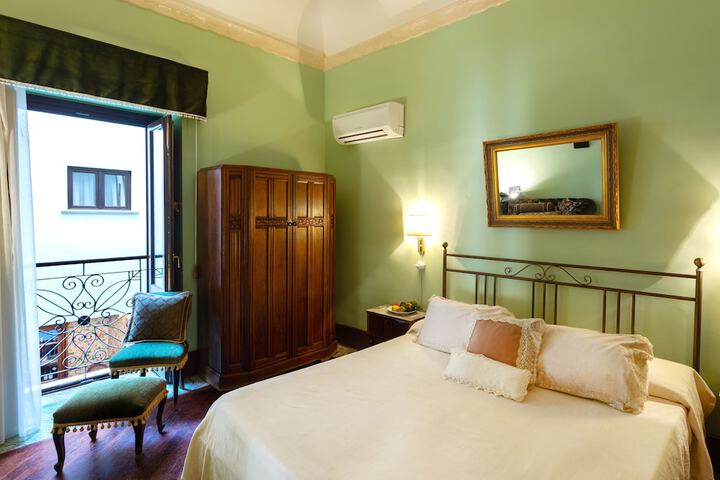 Room 5 of 51