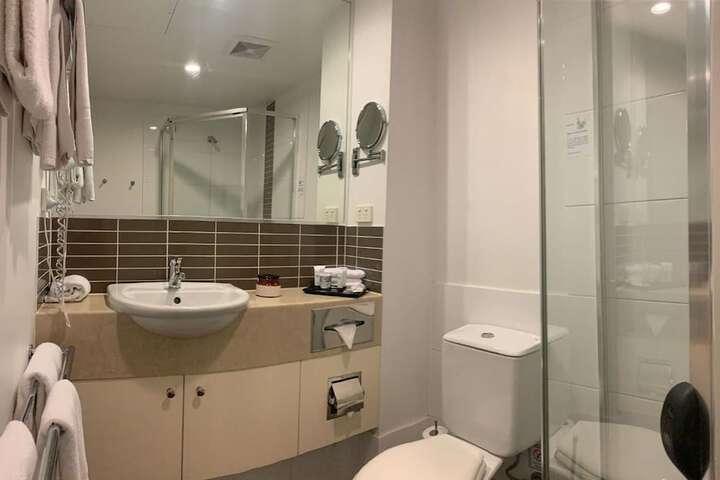 Room 26 of 38