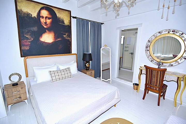 Room 21 of 98