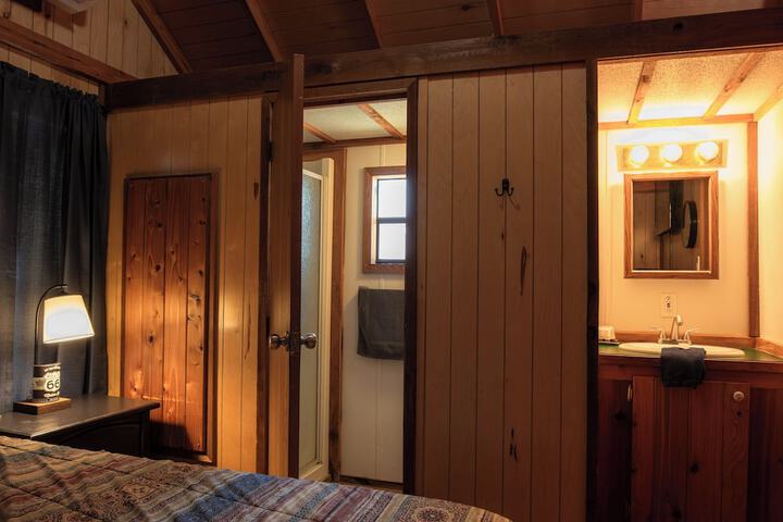 Room 210 of 917