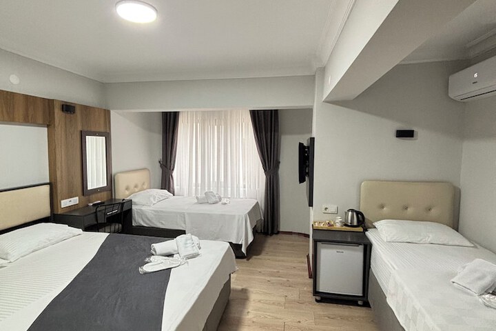 Room 22 of 34