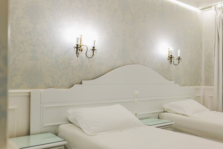 Room 40 of 148
