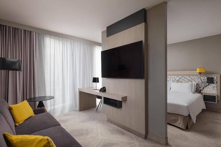 Room 30 of 84