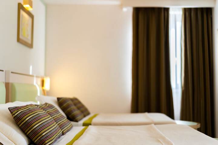 Room 13 of 49