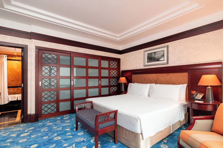 Room 17 of 358