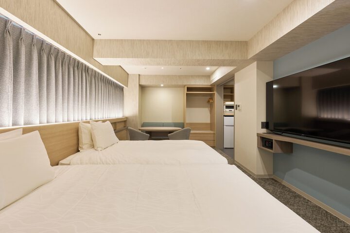 Room 17 of 177